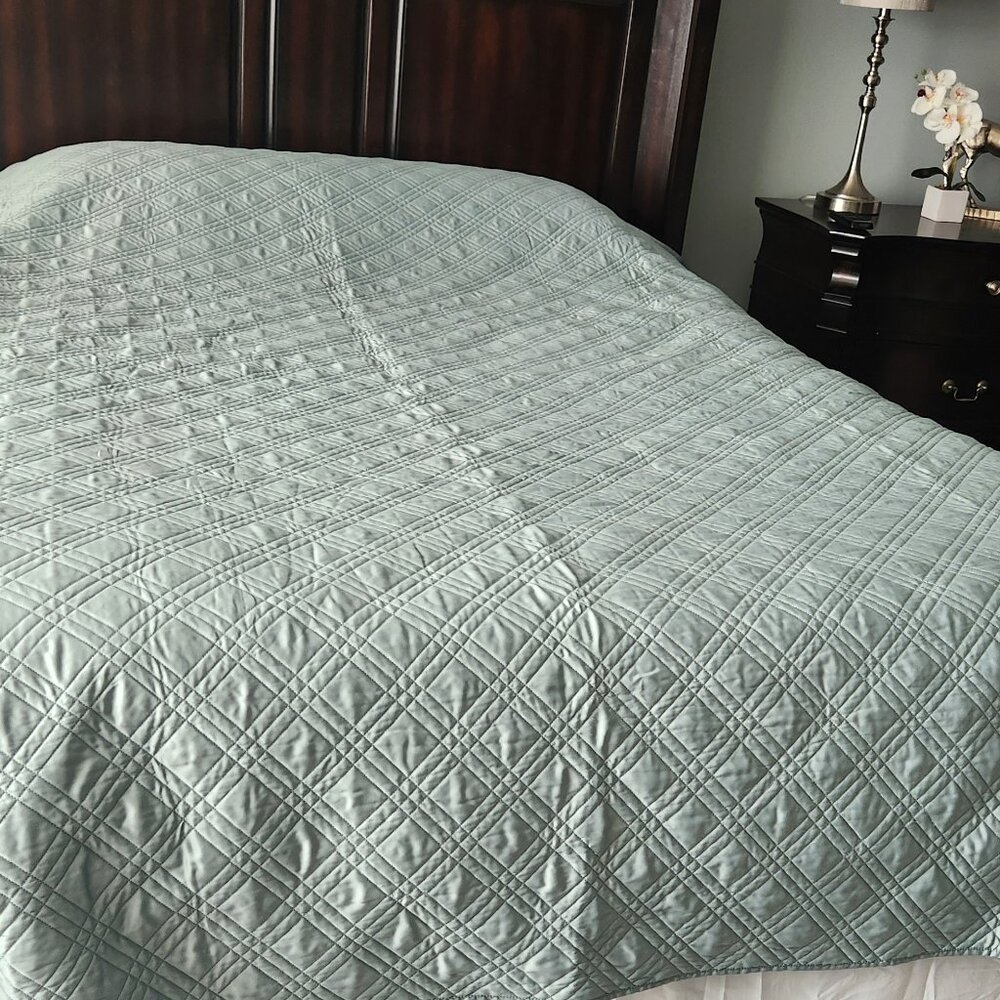 Queen Quilted Ocean blue - Field Crest Coverlet